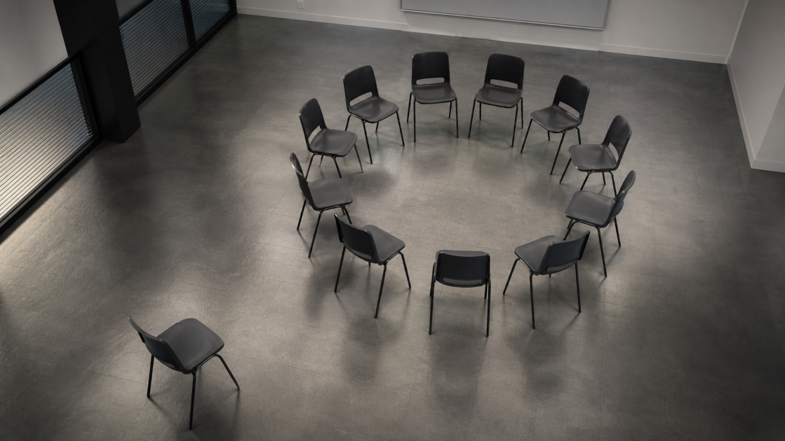 Copertina dell’articolo - Luce e ombra nei gruppi chiusi: geometria morale